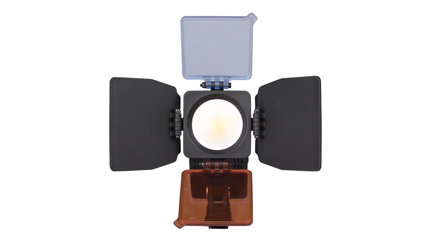 SWIT S-2070 – COB LED накамерна лампа 13 W, 5000 K SWIT S-2070 – COB LED накамерна лампа 13 W, 5000 K