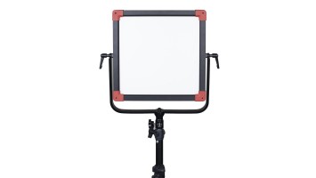 SWIT PL-E60D – тънък двуцветен LED панел 60 W, V-mount, DMX SWIT PL-E60D – тънък двуцветен LED панел 60 W, V-mount, DMX