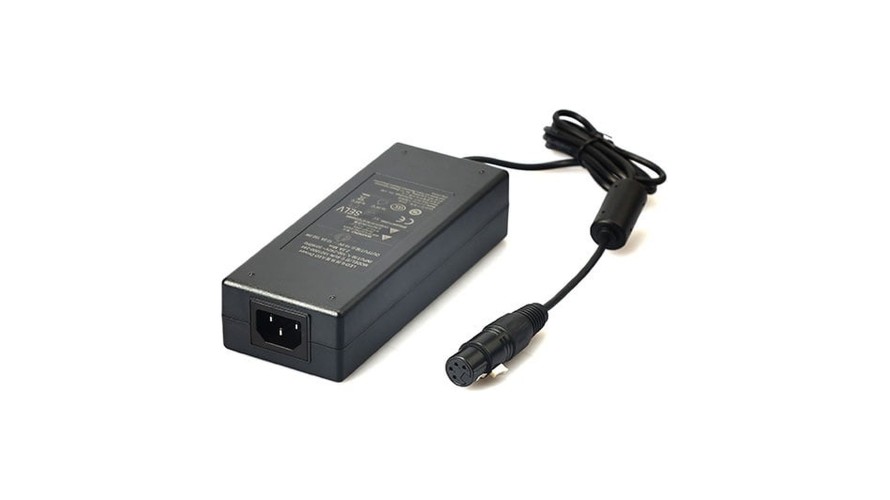 SWIT SL Adaptor – захранващ адаптер 15 V, 10 A, 150 W, 4-pin XLR (прав)